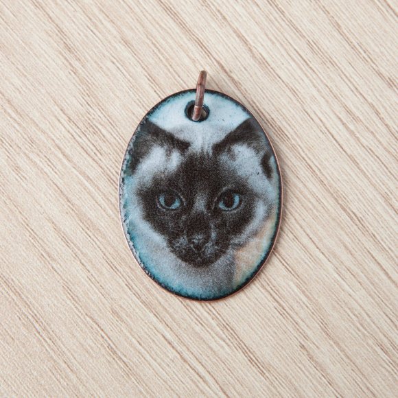 Handmade Copper Enamel Siamese Kitty Cat Pendant Handcrafted Jewelry 1.375" x 1" - Picture 1 of 7